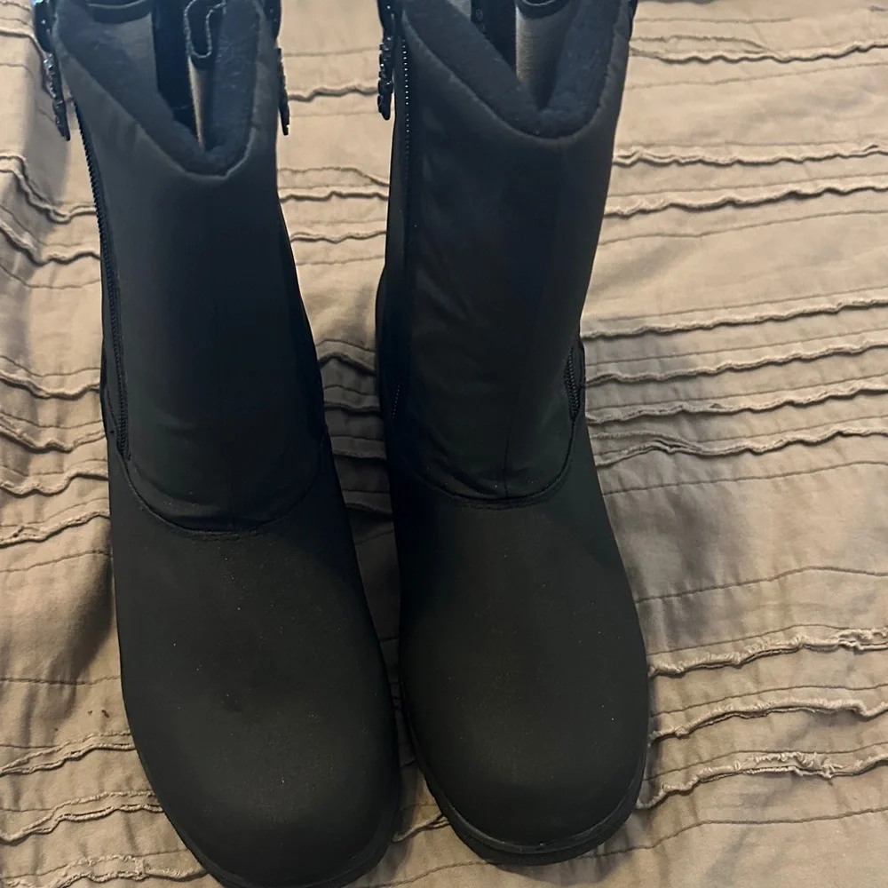 totes Black Zip Winter Boots